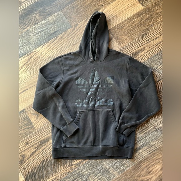 adidas Tops - Adidas hoodie size medium